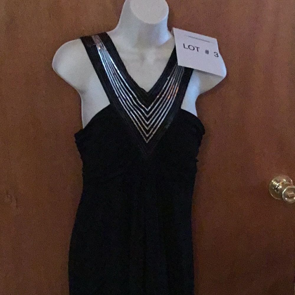 Ladies black sleeveless black 👗 with sequins  LRG